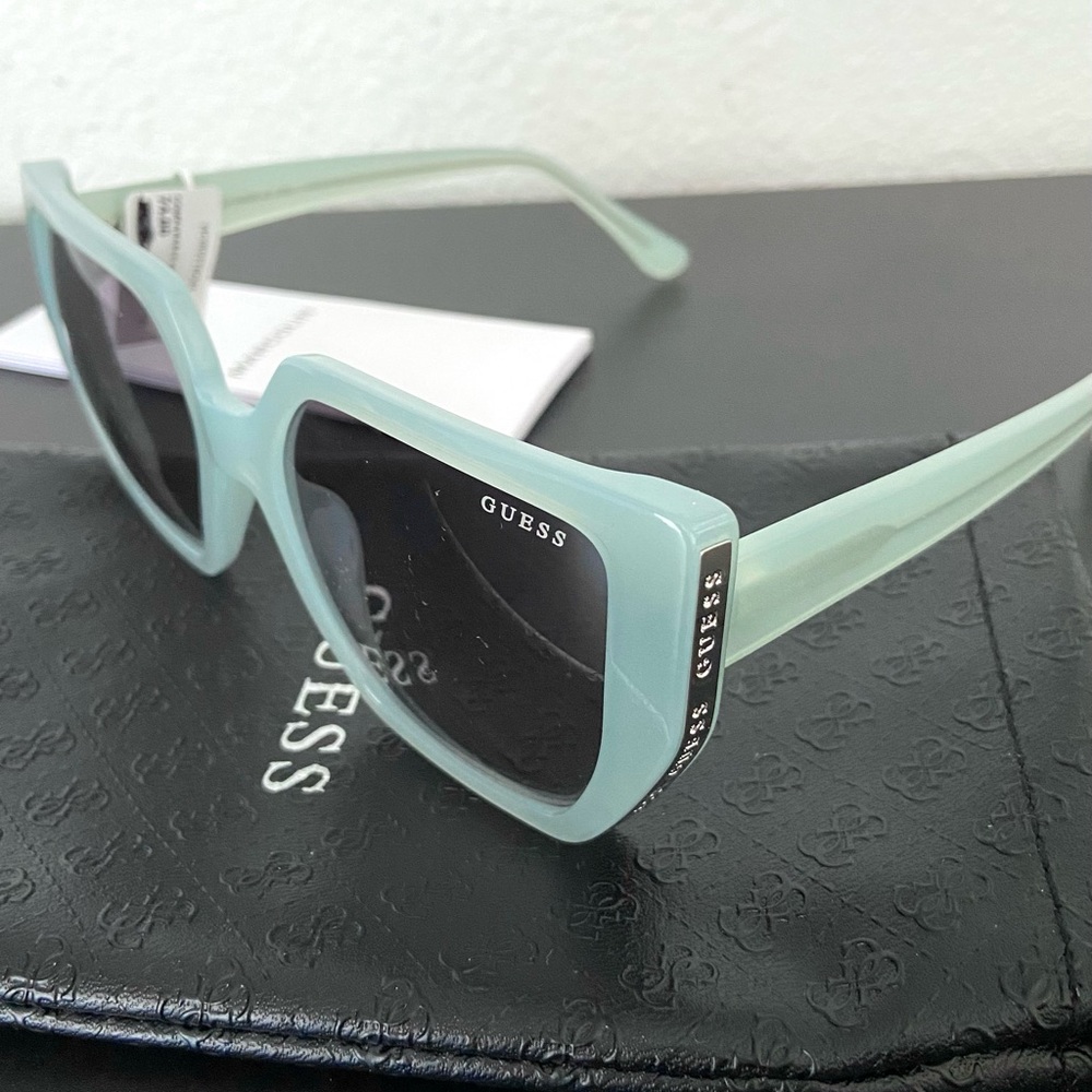 NEW GUESS 54mm Butterfly Gradient Sunglasses